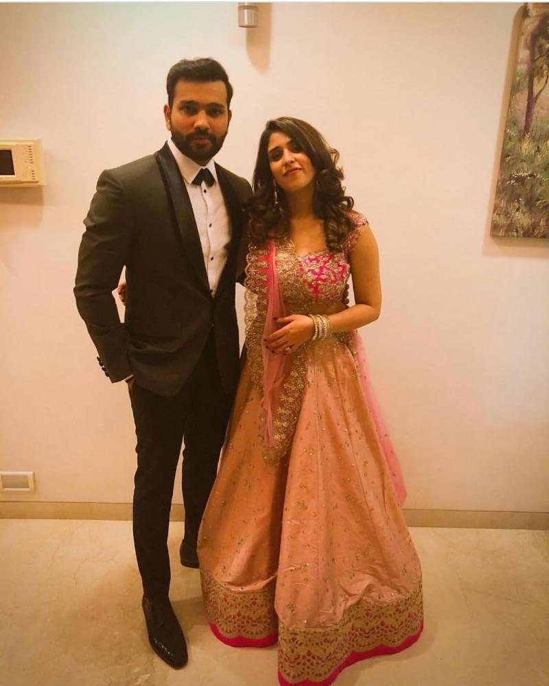 10 gorgeous and glamorous wives of India