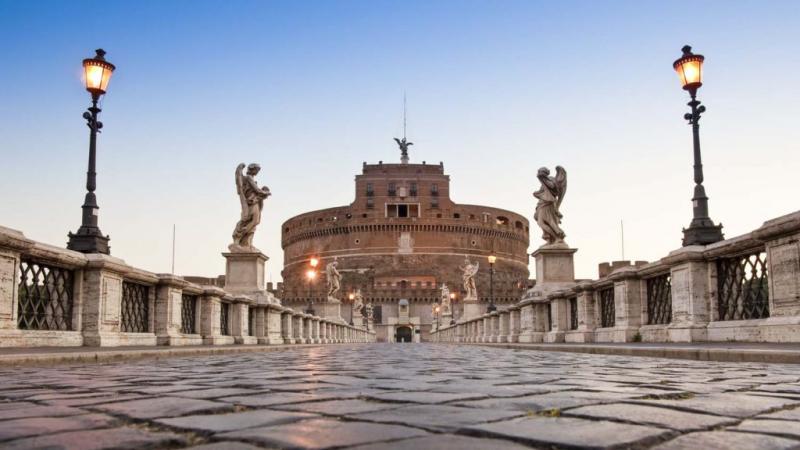 Most Famous Tombs In The World 