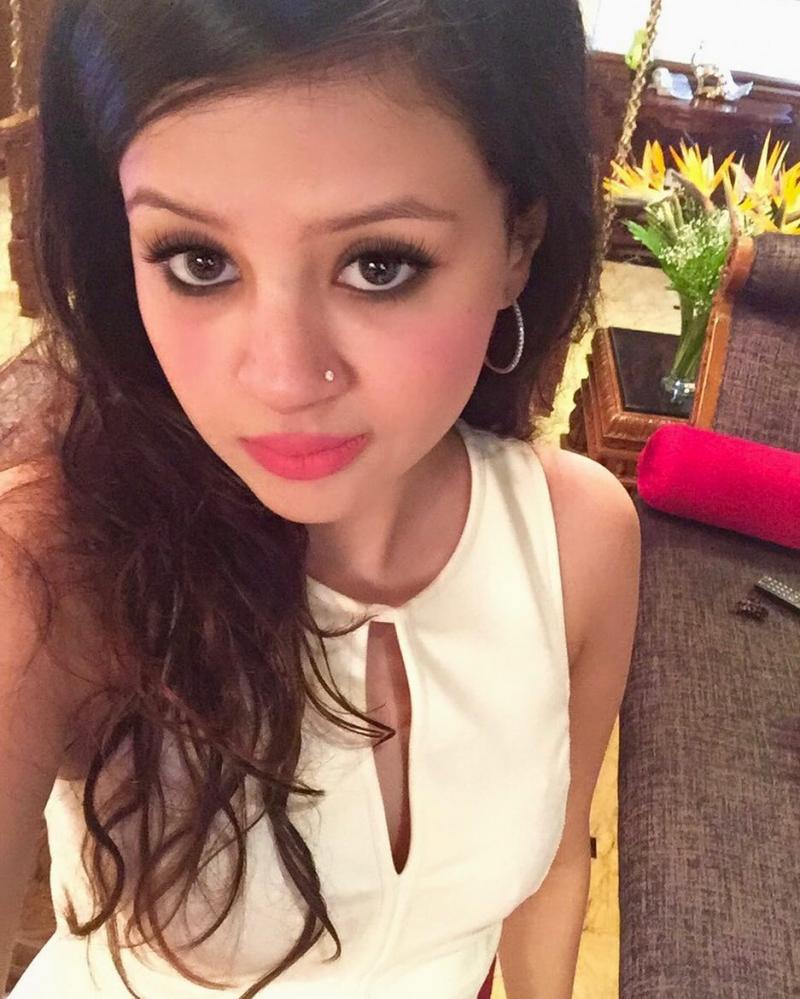 10 gorgeous and glamorous wives of India