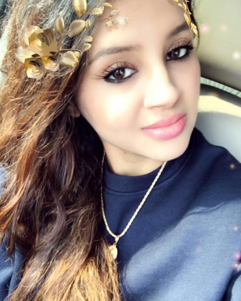 10 gorgeous and glamorous wives of India